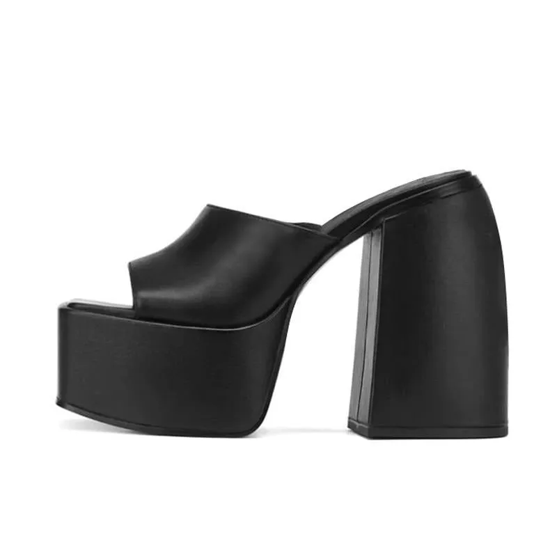 Strada Heels